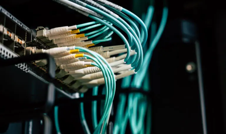 Perbandingan Kabel Fiber Optik